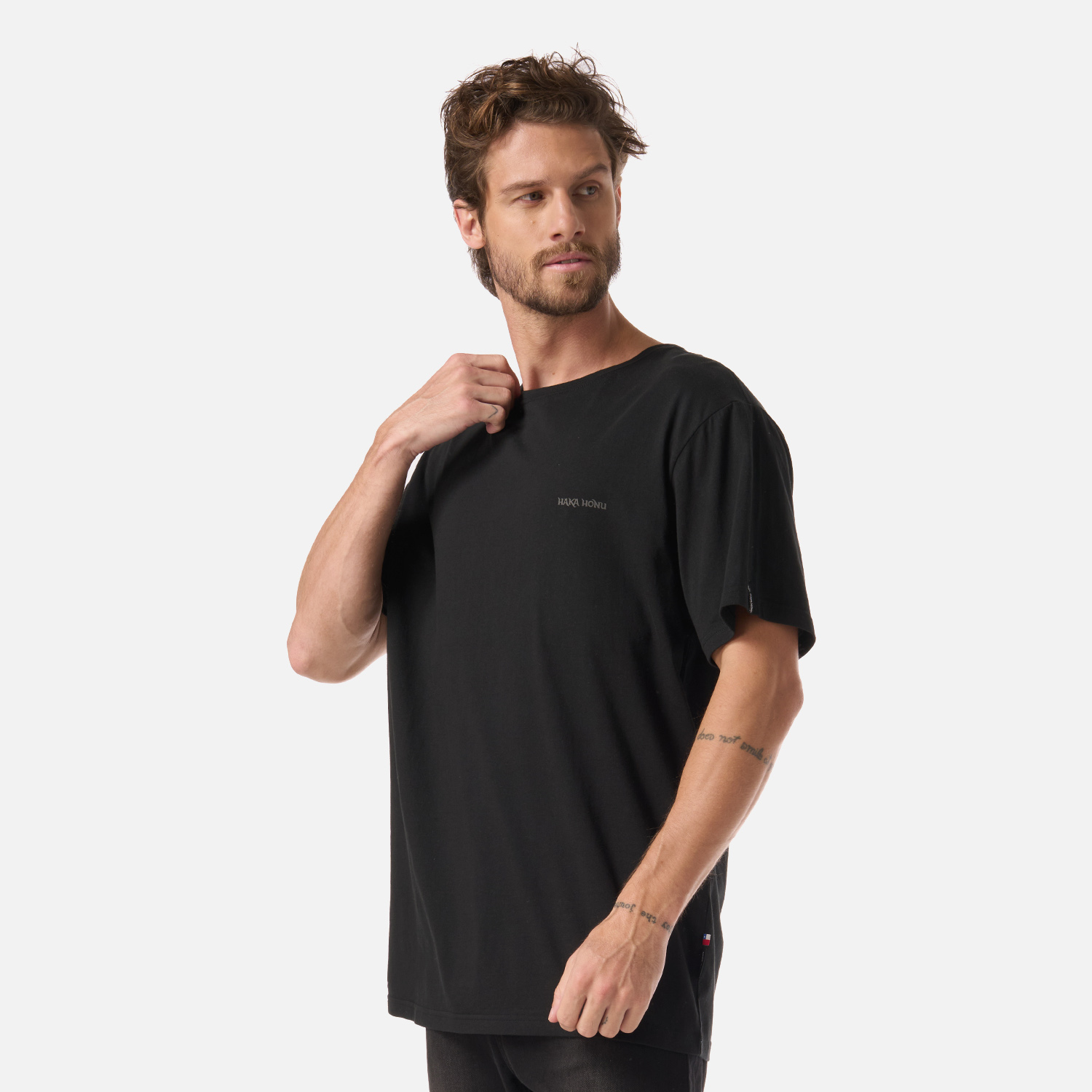 POLERA HOMBRE HAKA NEGRO HAKA HONU - 3