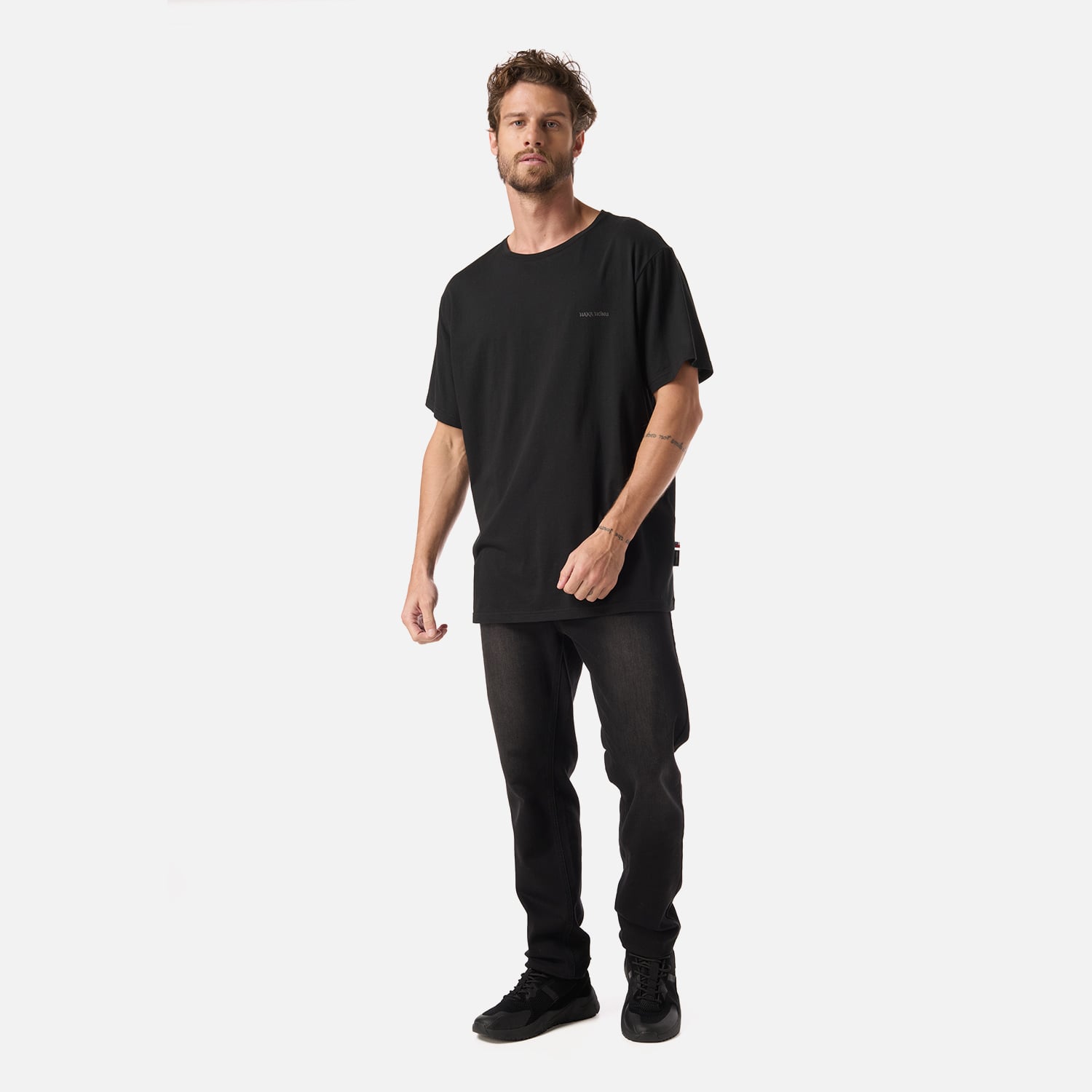 POLERA HOMBRE HAKA NEGRO HAKA HONU - 6