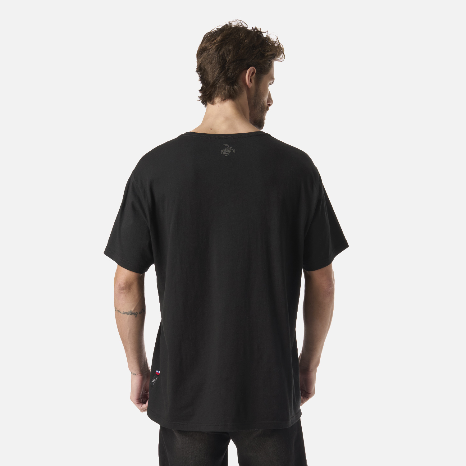 POLERA HOMBRE LOGO NEGRO HAKA HONU - 3