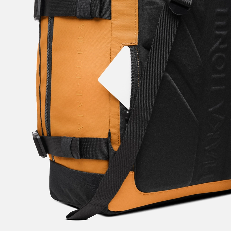 MOCHILA  CROMI 22L MOSTAZA HAKA HONU I26 - 6