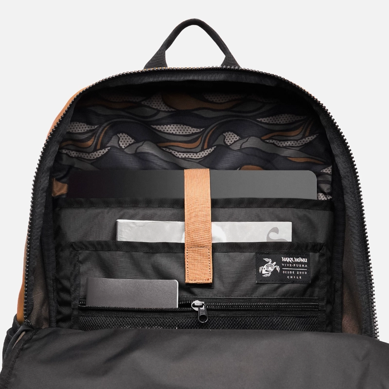 MOCHILA  CROMI 22L MOSTAZA HAKA HONU I26 - 8