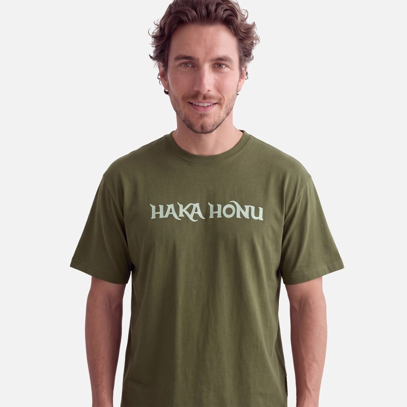 POLERA HOMBRE LOGO VERDE MUSGO HAKA HONU V27 - 2