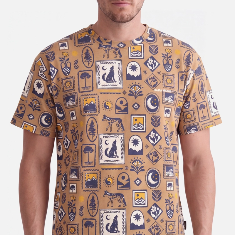 POLERA HOMBRE RELIQUIAS PRINT CAFE CLARO HAKA HONU V27 - 2