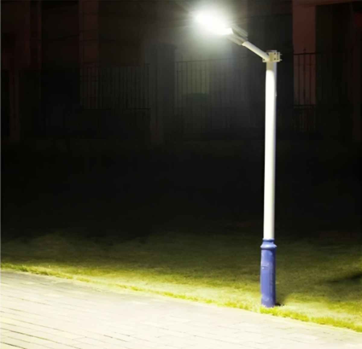 FOCO PARA POSTE SOLAR 300W CON 2 PLACAS 600 LED PVC CON CONTROL - 2