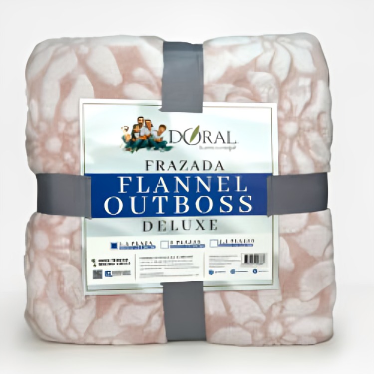 FRAZADA FLANNEL OUTBOSS DELUXE 1.5 PLAZAS / FLOR ROSA EN COLOR BLANCO – DORAL - 2