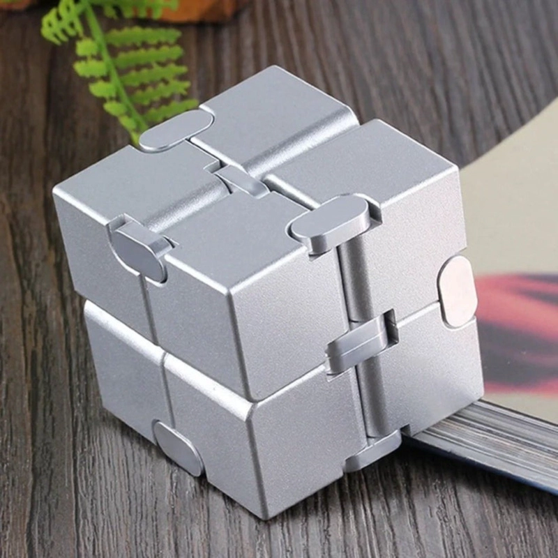 JUGUETE FIDGET CUBE INFINITO ANTI ESTRE S PLATA - 2
