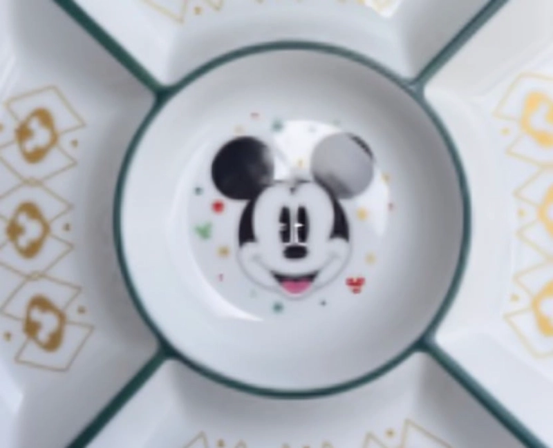 PLATO APERTITIVO DIVIDIDO NAVIDAD DISNEY CLASSIC - 3
