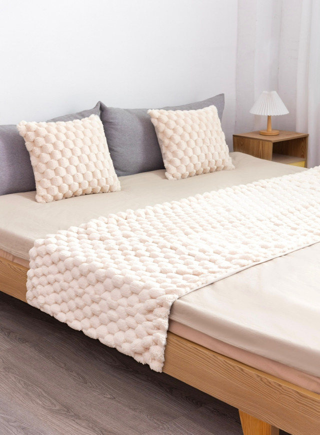PIECERA ESTILO PERLA ELEGANTE SIN FUNDAS 190 X 70 CM PLUSH BEIGE - 3