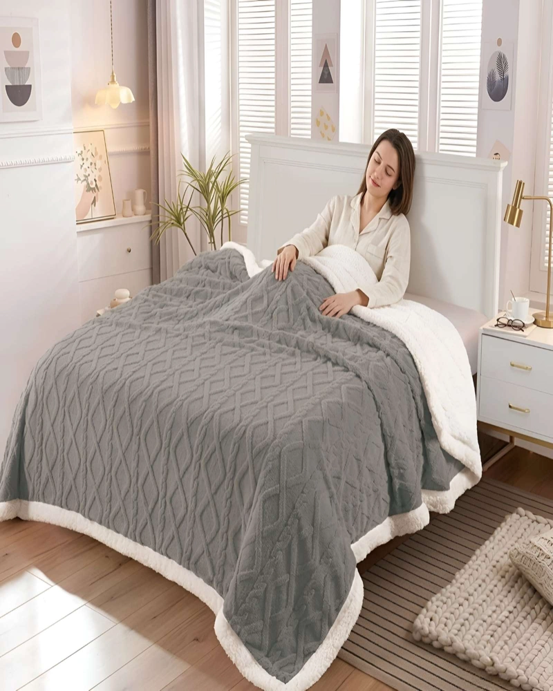 FRAZADA SHERPA ULTRA SUAVE CON RELIEVE DE DIAMANTES 2 PLAZAS - 1