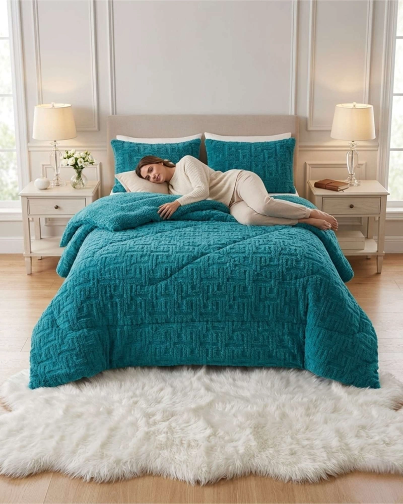 CUBRECAMA PLUMON TEXTURIZADO KING CON FUNDAS DISEÑO GEOME TRICO CUBOS - 2