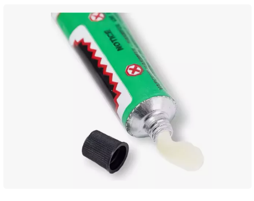 PEGAMENTO PARA PARCHE DE BICICLETA DE 20CC - 1