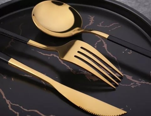 SET CUBIERTOS 16 PIEZAS DORADO Y NEGRO ACERO INOXIDABLE - 3