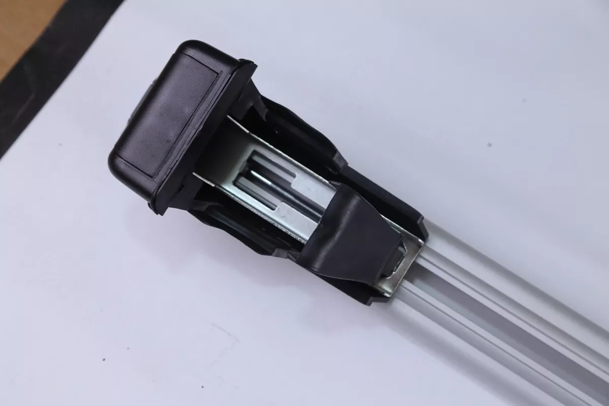 BARRAS PORTAEQUIPAJE 1.37 MT UNIVERSAL + LLAVE SEGURIDAD - 3