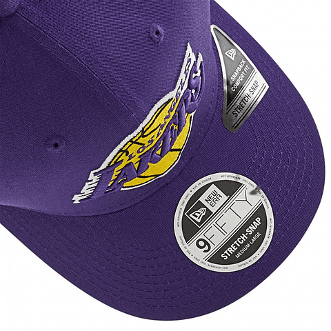 SNAPBACK NEW ERA MORADO LOS ÁNGELES LAKERS 9FIFTY TEAM - 5