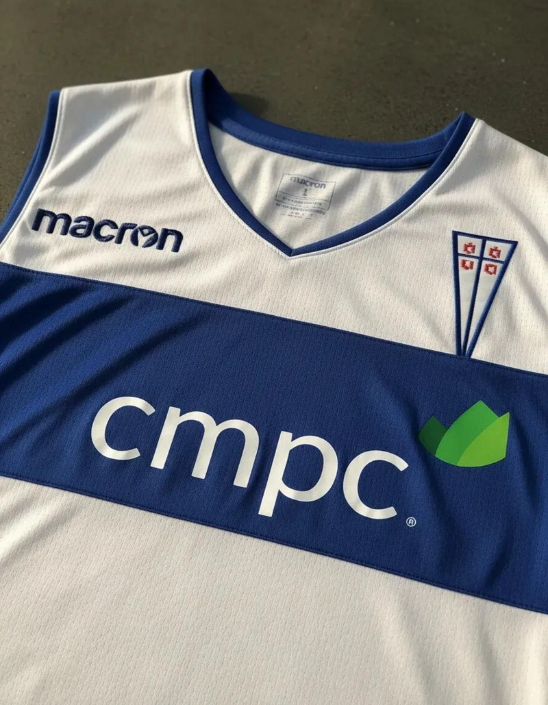 CAMISETA BASQUETBOL UNIVERSIDAD CATOLICA LOCAL 2023 MACRON - AZUL - 2XL - 4