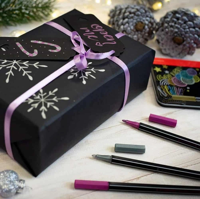 SET DE 8 MARCADORES STABILO PEN 68 METALICOS EN ESTUCHE METALICO K-POP DEMON HUNTERS - 10