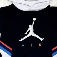 POLERÓN NIÑO NIKE NEGRO JORDAN - 4