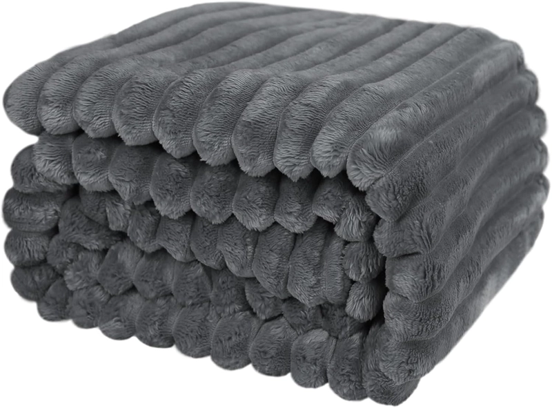 FRAZADA O MANTA PLUSH ACANALADA KING 180CM X 200CM COLOR NEGRO - 3