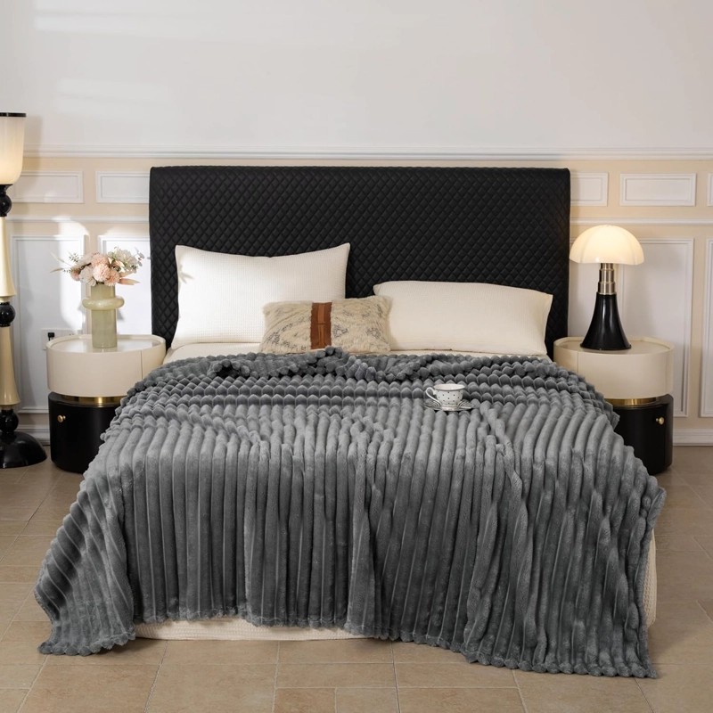 FRAZADA O MANTA PLUSH ACANALADA KING 180CM X 200CM COLOR NEGRO - 4