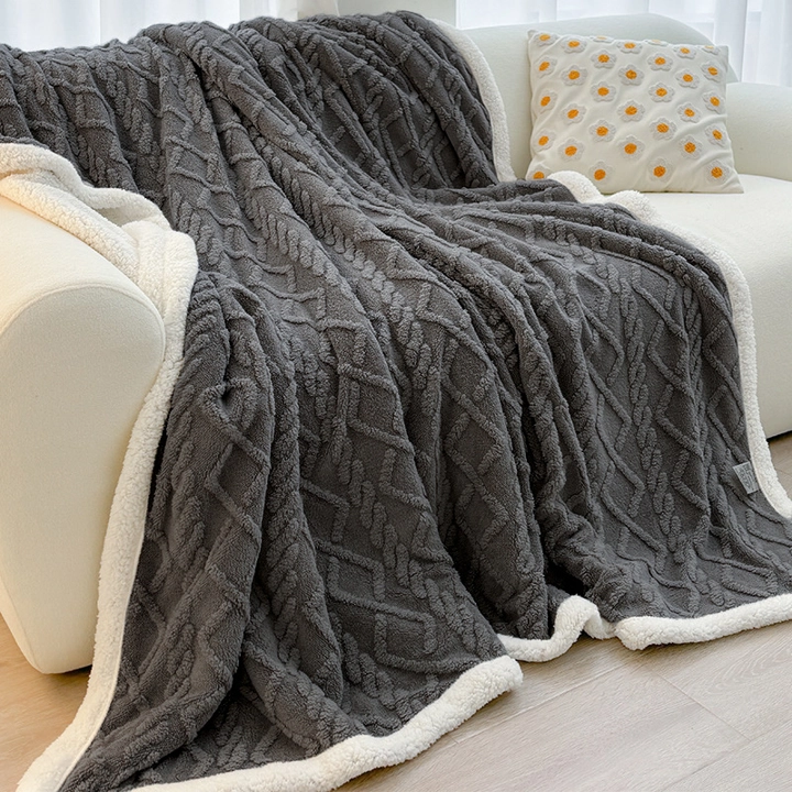 FRAZADA TRENZADAS CON CHIPORRO TAMAÑO KING 210CM X 230CM UNICOLOR GRIS OSCURO - 1