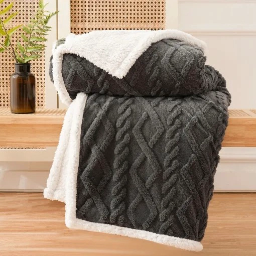 FRAZADA TRENZADAS CON CHIPORRO TAMAÑO KING 210CM X 230CM UNICOLOR GRIS OSCURO - 3