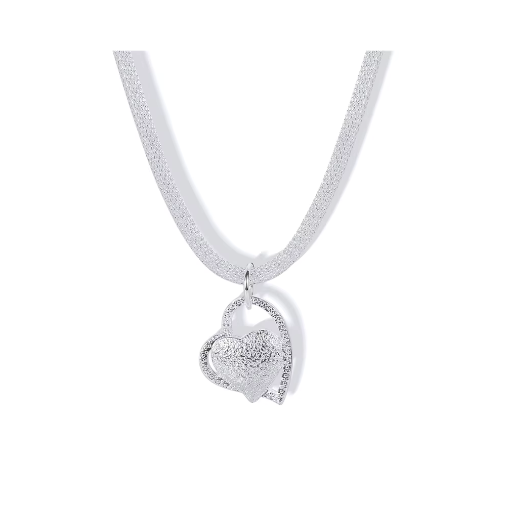 Collar Malla Plateado Con Colgante Corazón - 1