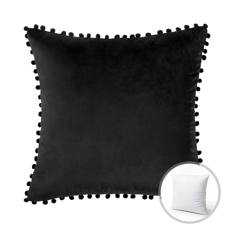 COJÍN TERCIOPELO CON POMPONES 45X45 - NEGRO - 2