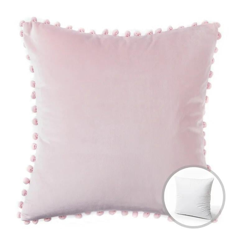 COJÍN TERCIOPELO CON POMPONES 45X45 - ROSA PASTEL - 2