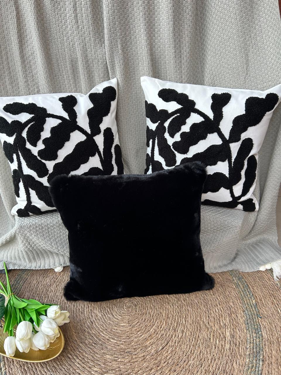 SET DE 3 COJINES COMBINADOS EN COLOR NEGRO ¡PAGA 2, LLEVA 3! - 2