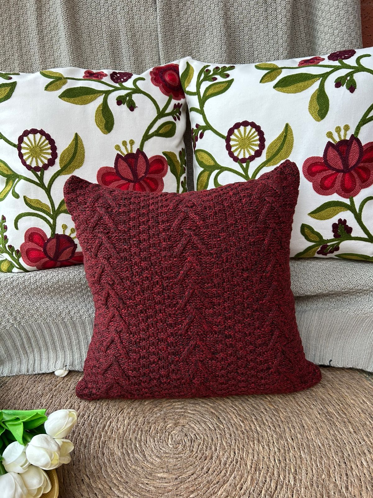 SET DE 3 COJINES COMBINADOS EN COLOR ROJO PRIMAVERAL ¡PAGA 2, LLEVA 3! - 1