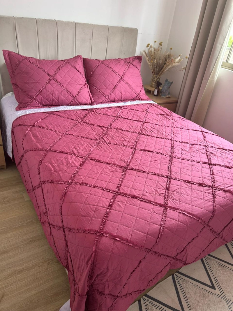 CUBRECAMA 2 PLAZAS MICROFIBRA CON VUELOS  FUCSIA - 1
