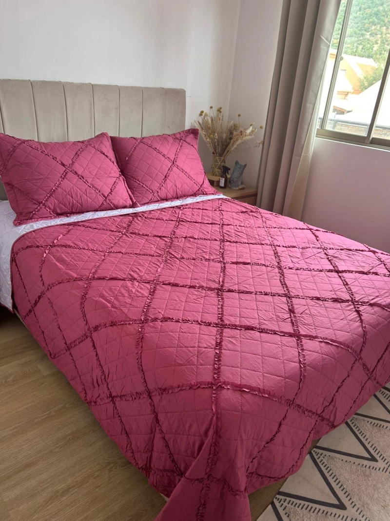 CUBRECAMA 2 PLAZAS MICROFIBRA CON VUELOS  FUCSIA - 3