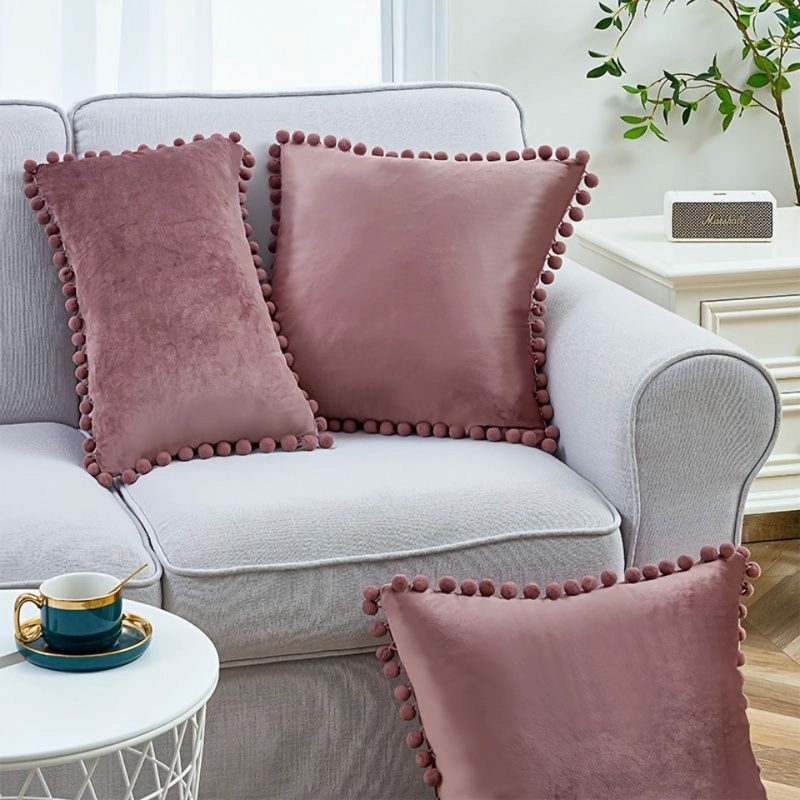 SET DE 2 COJINES DE TERCIOPELO CON POMPOM - ROSADO - 4