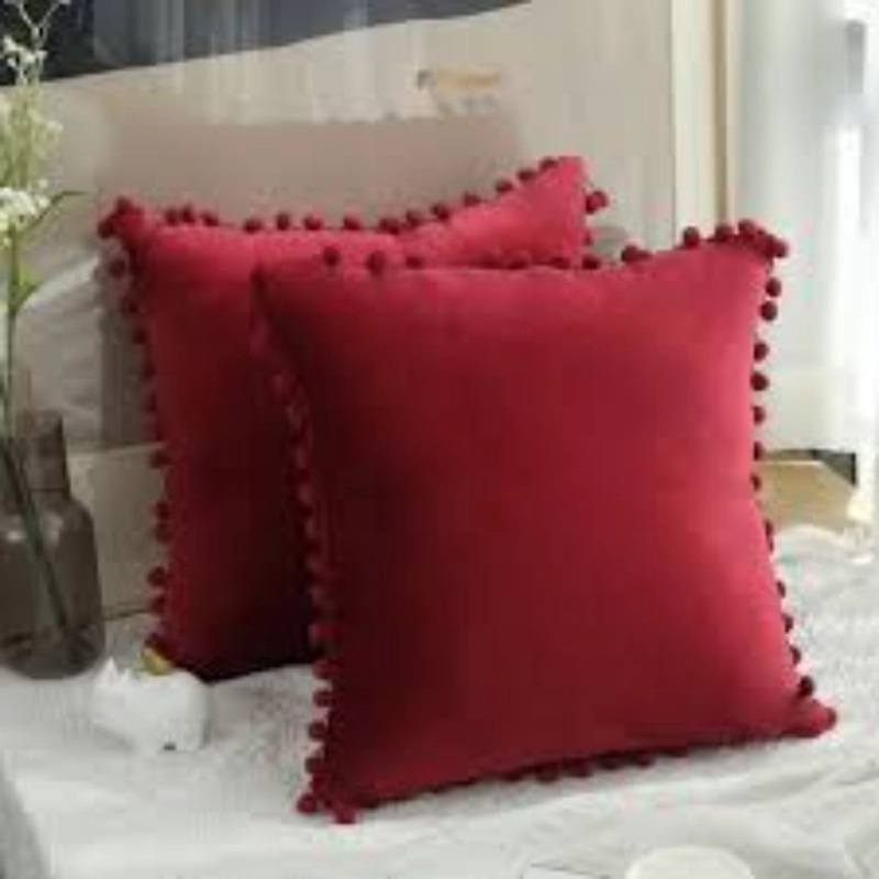 SET DE 2 COJINES DE TERCIOPELO CON POMPOM - ROJO - 2