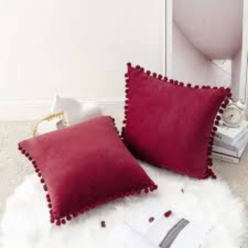 SET DE 2 COJINES DE TERCIOPELO CON POMPOM - ROJO - 4