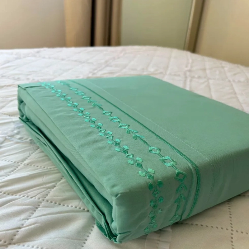JUEGO DE SABANAS BORDADAS SUPER KING VERDE MENTA 4 PIEZAS - 1