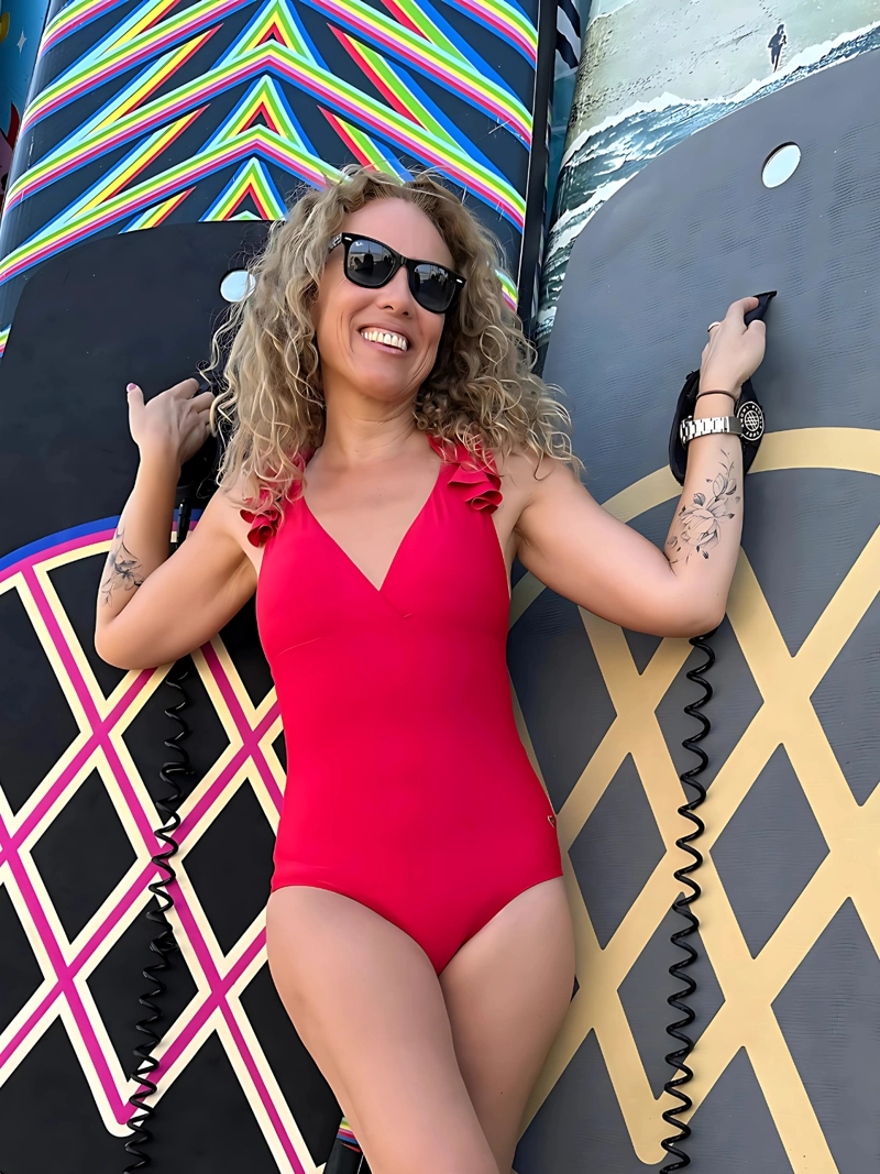 TRAJE DE BAÑO EN COLOR ROJO CON BOLERO Y CONTROL DE ABDOMEN OUTLET  97975 - 2