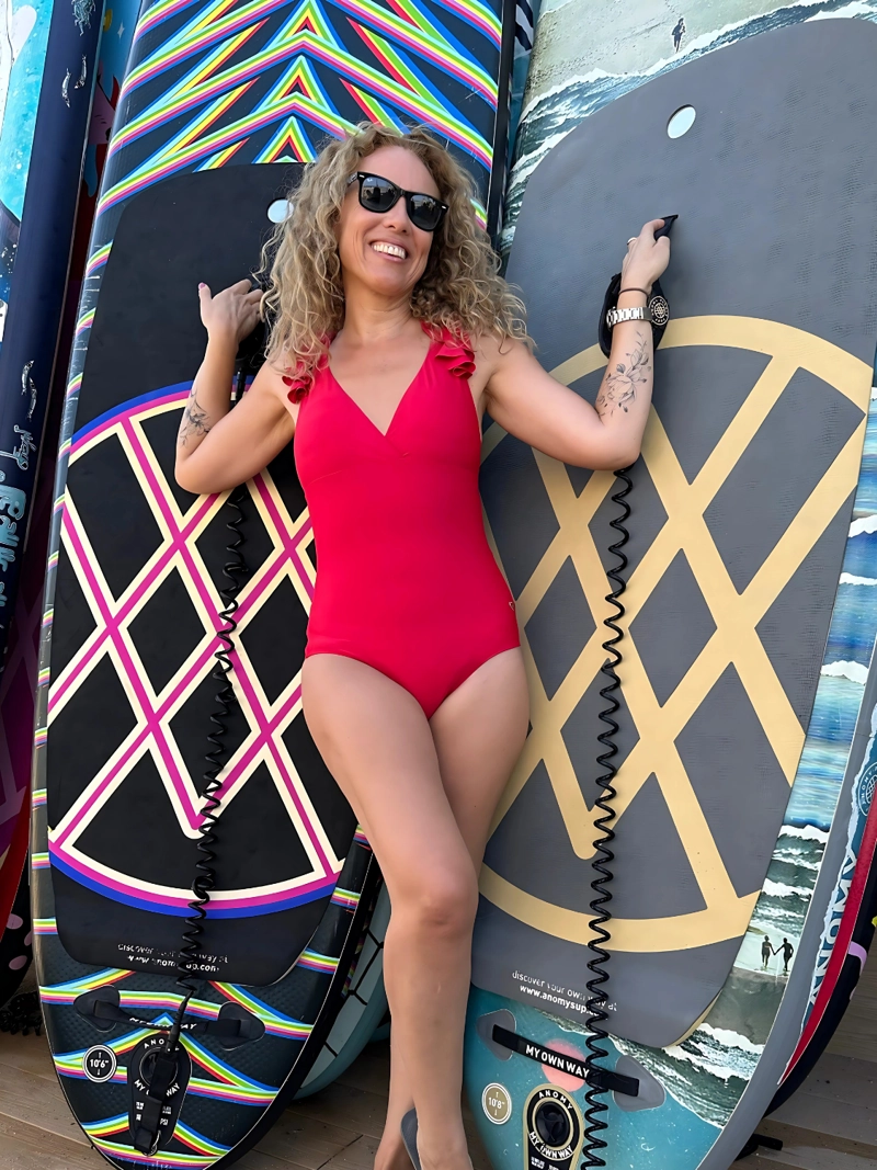 TRAJE DE BAÑO EN COLOR ROJO CON BOLERO Y CONTROL DE ABDOMEN OUTLET  97975 - 5