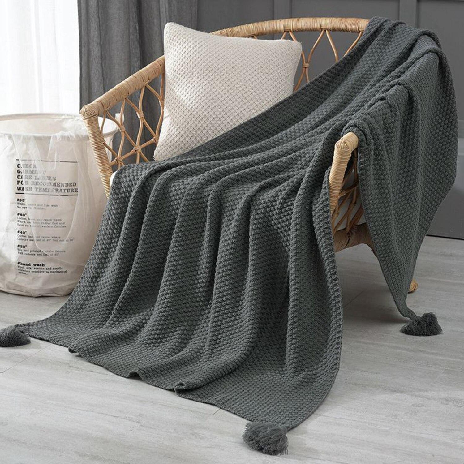 MANTA NORDICA CON BORLAS TEJIDA FRAZADA DECORATIVA 127X172CM TAMAÑO 2 PLAZAS - 1