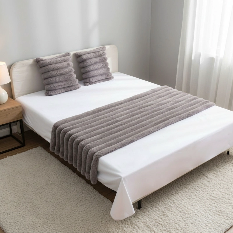 JUEGO DE PIECERA PELUDA TEXTURIZADA MEDIDA 70X210CM PIE DE CAMA GRIS - 1