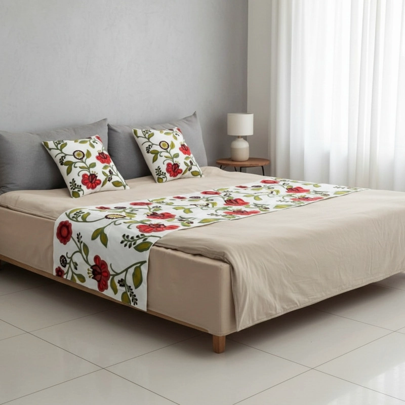 JUEGO DE PIECERA BORDADA MEDIDA 210X70CM + 2 FUNDAS - 1