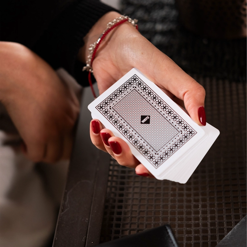 JUEGO DE NAIPES ESTUCHE PU WAYU - 3