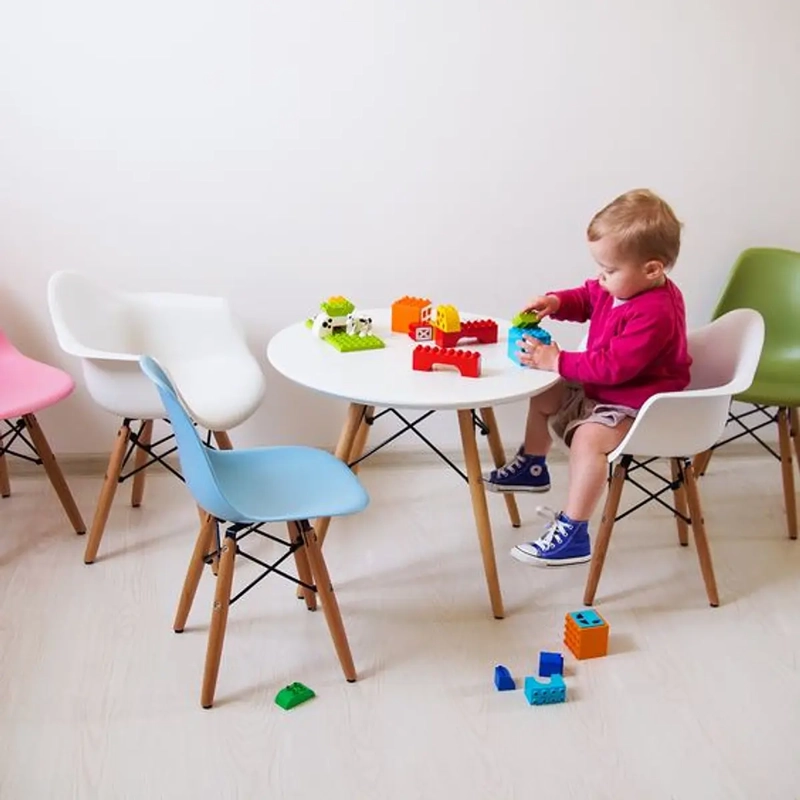 BUTACA EAMES KIDS - 2