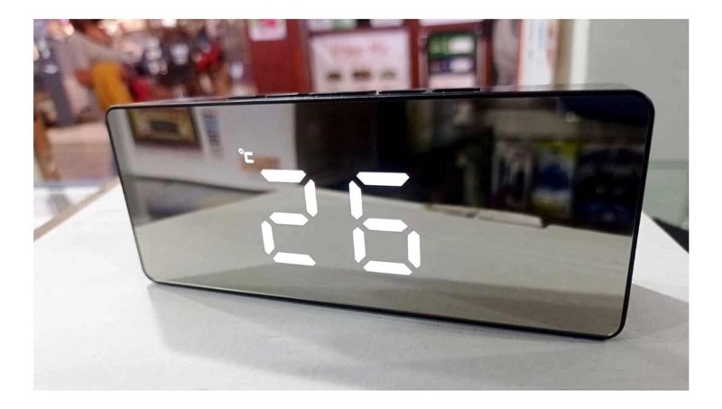 RELOJ DIGITAL LUZ LED NUMEROS ILUMINADO COLOR PUERTO USB - 7