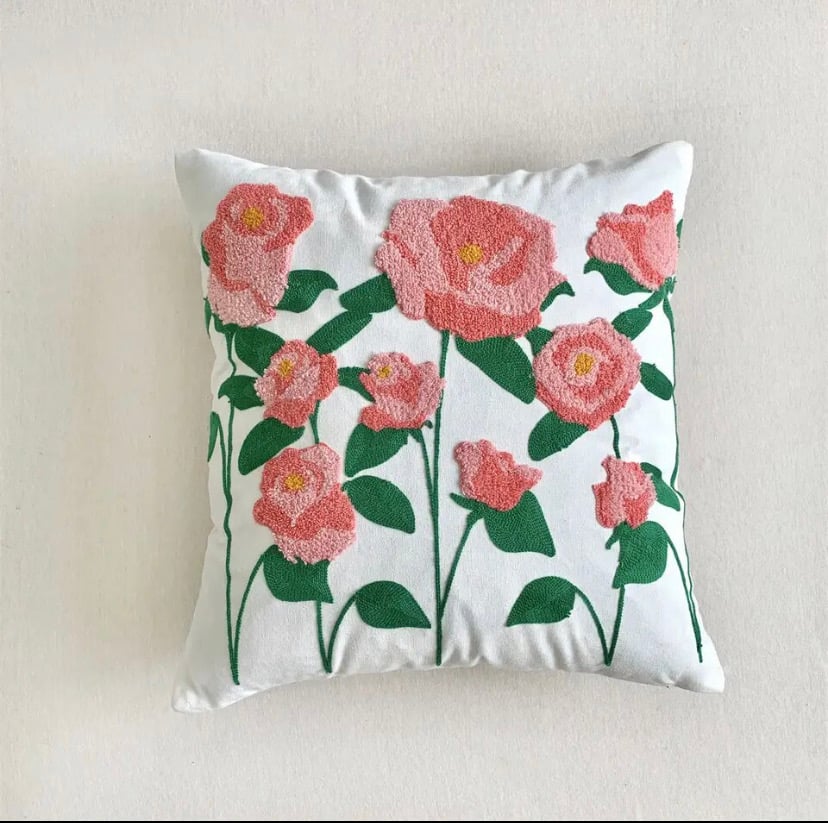 COJÍN HOMESTORE BORDADO ROSAS 45 X 45 CM MULTICOLOR - 2