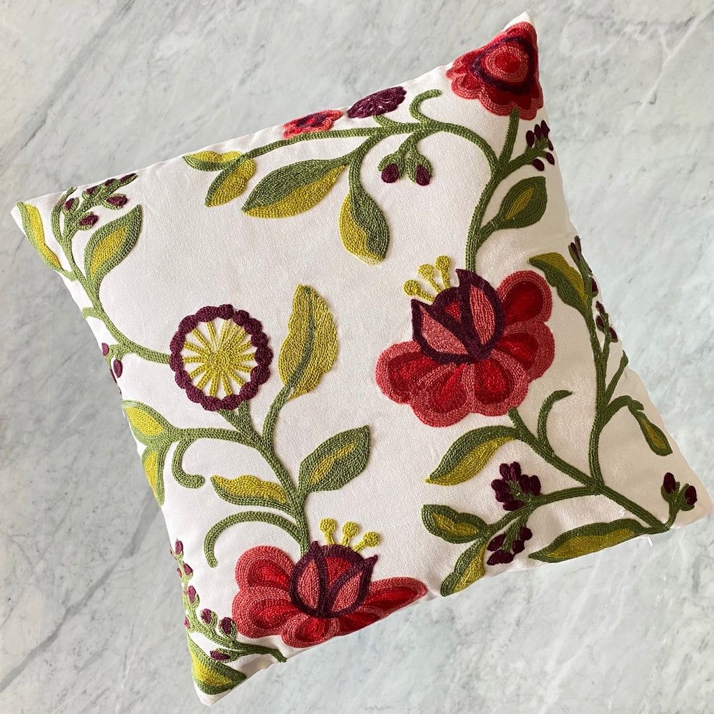 COJÍN HOMESTORE BORDADO ENREDADERA 45 X 45 CM MULTICOLOR - 2