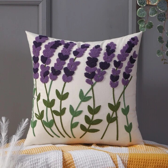 FUNDA COJÍN HOMESTORE BORDADA LAVANDA 45 X 45 CM MULTICOLOR - 1