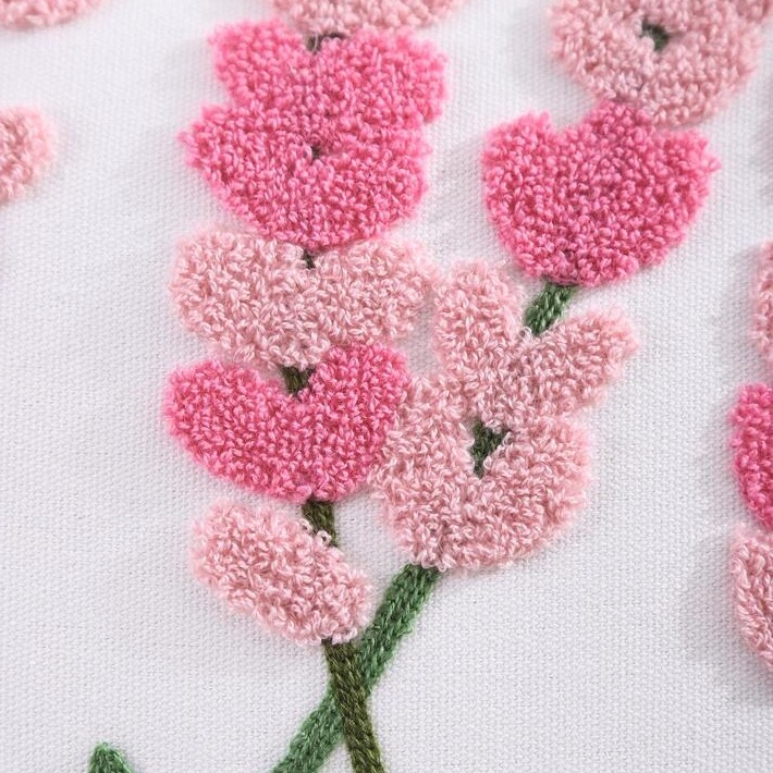 FUNDA COJÍN HOMESTORE BORDADA 45 X 45 CM LAVANDA ROSADO - 2