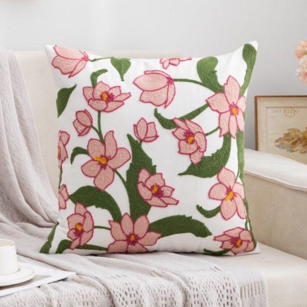 COJÍN HOMESTORE BORDADO FLORES S 45 X 45 CM ROSADO - 1