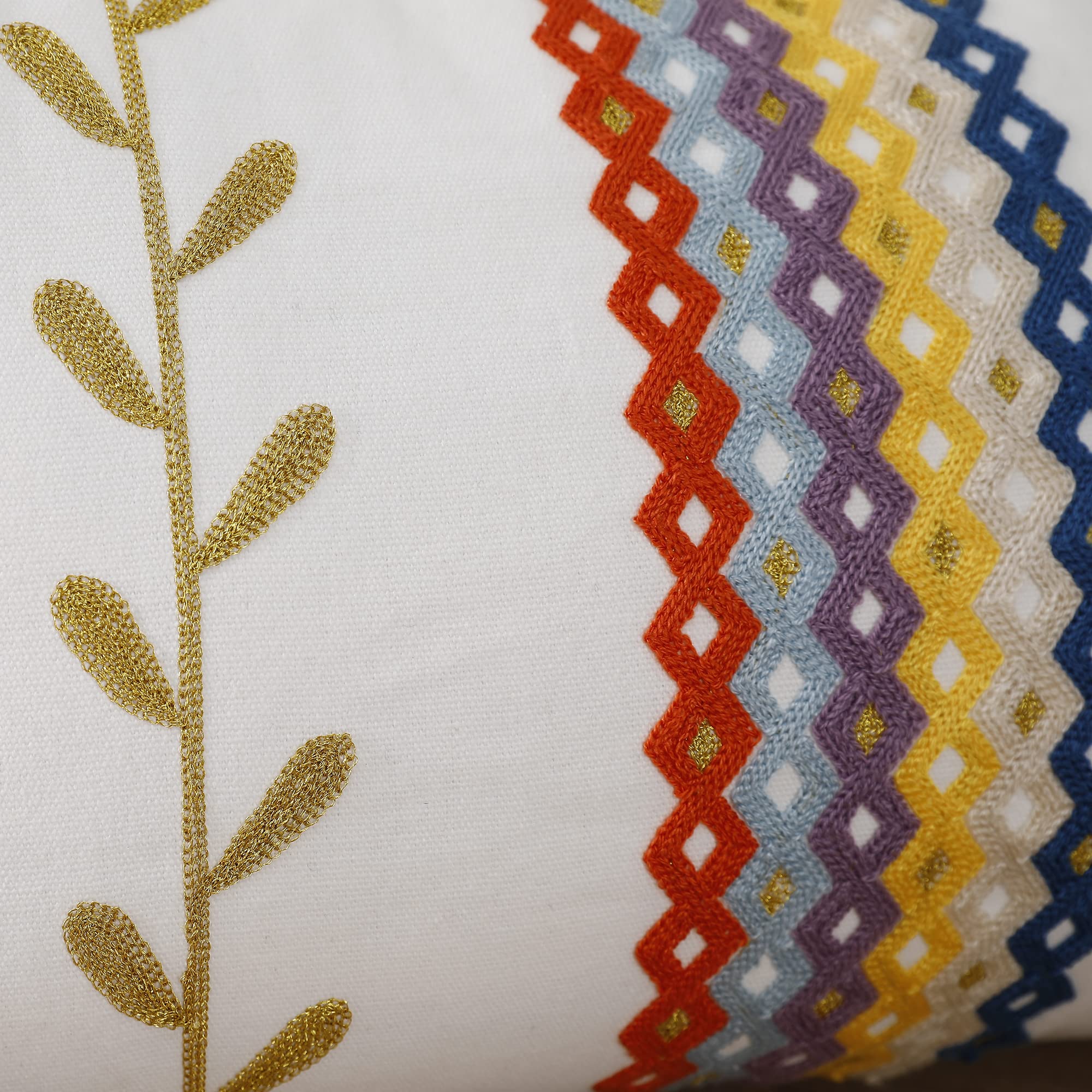 FUNDA COJÍN HOMESTORE BORDADA RAINBOW 45 X 45 CM DORADO - 2